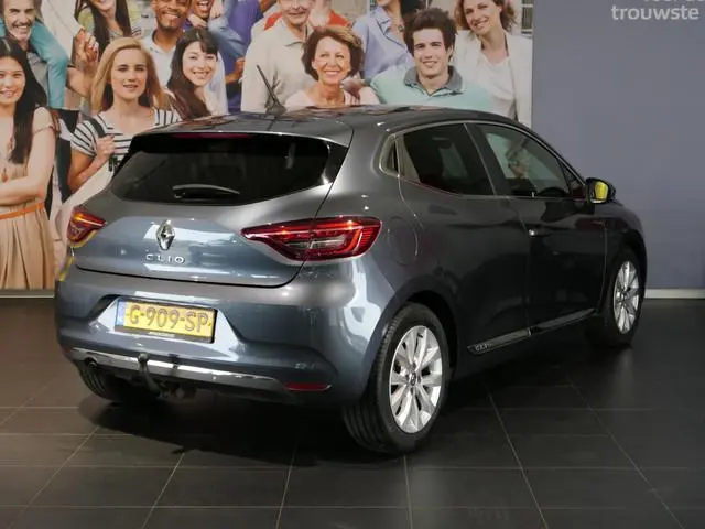 Renault Clio 1.3 TCe Intens *Dealer onderhouden!* - Trekhaak - Camera - Sensor V+A - Getinte ramen a...