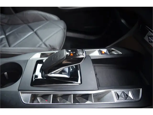 DS 3 Crossback E-Tense So Chic 50 kWh HUD, Leren bekleding, 18" Alu