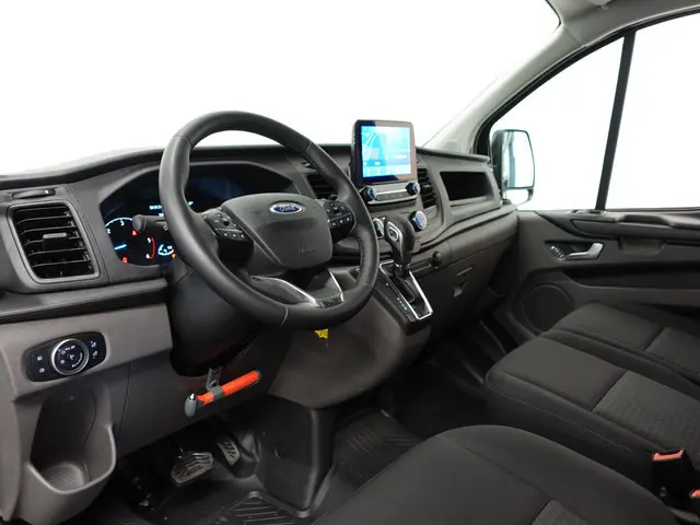 Ford Transit Custom 300 2.0 TDCI L2H1 Trend Automaat Airco Navi Cruisecontrol Camera Parkeersensoren...