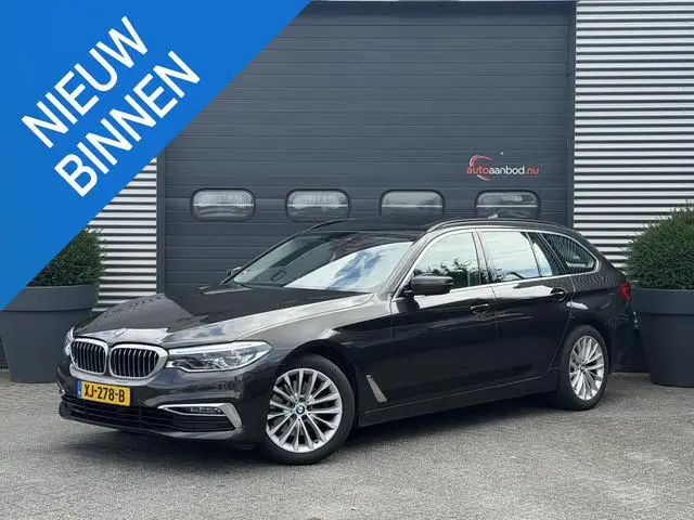 BMW 5-serie Touring 520i Corporate Lease High Executive | Panoramadak | Camera | DAB | Elektrische A...