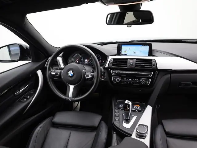 BMW 3-serie Touring 318i M Sport Edition | Head Up | Elk. A-klep | 19'' | Leder | Stoelverw. | Prijs...