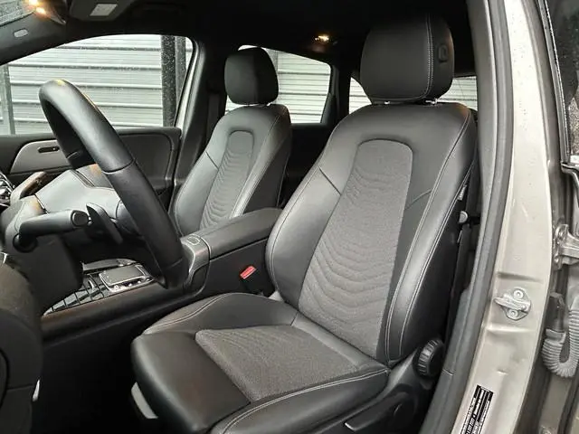 Mercedes-Benz B-klasse 180 Business // 33.705 km // Camera // Elek. Achterklep // Wide Screen // Car...
