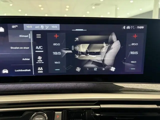 Peugeot e-5008