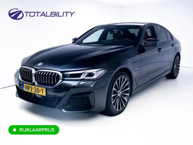 BMW 5-serie 545e xDrive High Exec. M-sport Black Edition 394 PK automaat | Open Dak  | Trekhaak elec...