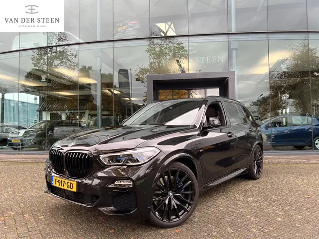 BMW X5 xDrive45e M Sport Schuifdak | Kristallen Pook | Massage Stoelen | Luchtvering | Adapt. Cruise...