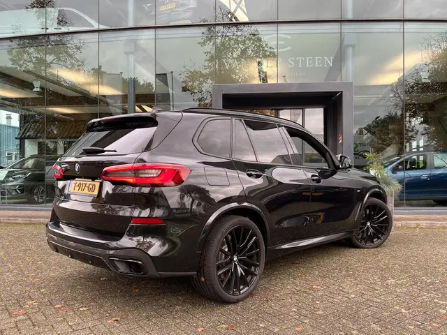 BMW X5 xDrive45e M Sport Schuifdak | Kristallen Pook | Massage Stoelen | Luchtvering | Adapt. Cruise...