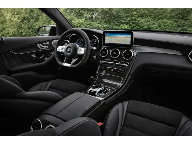 Mercedes-Benz GLC-klasse 250 4MATIC AMG line | Pano Burmester Distronic