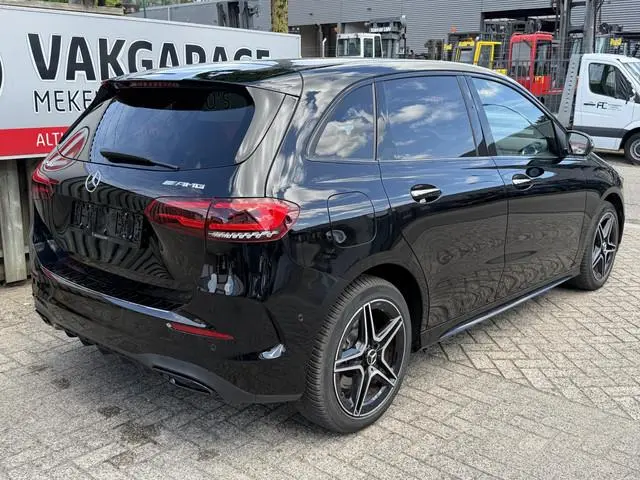 Mercedes-Benz B-klasse 250 e AMG Line 18''/Dodehoek/Camera/Keyless/Sfeerverlichting/DAB/PDC v+a/Stoe...