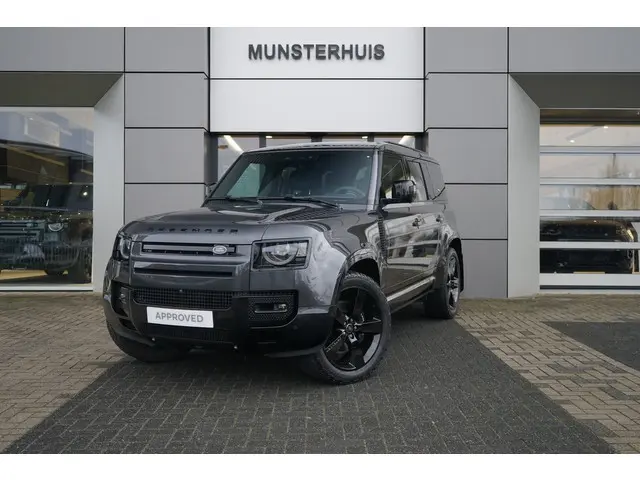 Land Rover Defender 110 5.0 P525 110 V8 | 1ste Eigenaar | Elektrische Trekhaak | Head-up Display |