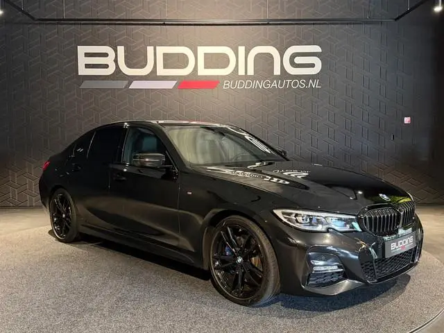 BMW 3-serie 320i High Exe | M-sport | Camera | CarPlay