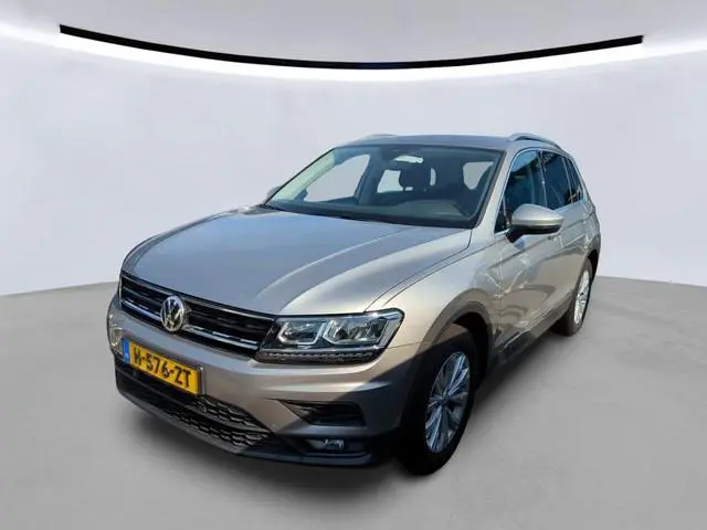Volkswagen Tiguan 1.5 TSI Comfortline Business Trekhaak | Camera | Stoelverwarming | Navigatie