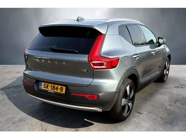 Volvo XC40 2.0 T5 AWD 184kW/250pk Aut8  Intro Edition PANORAMADAK + HARMAN/KARDON + ADAPT.CRUISE + 3...