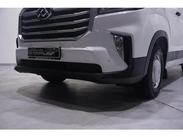 Maxus Deliver9
