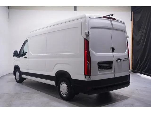 Maxus Deliver9