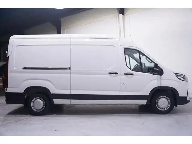 Maxus Deliver9