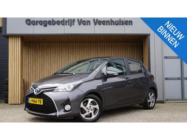 Toyota Yaris 1.5 101pk Hybrid Edition S Navi A-Camera Cruise Control Keyless 15inch LM Clima *Dealer...