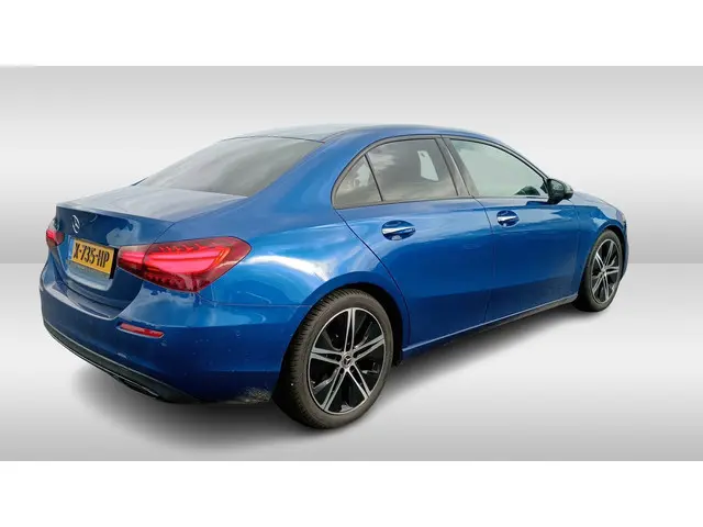 Mercedes-Benz A-klasse 180 Luxury Line 1e-Eig. Keurig-Onderh., BOVAG-Garantie. NL-Auto.