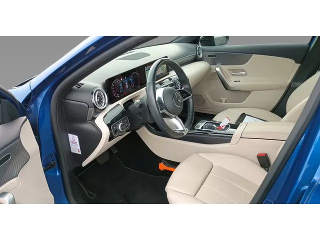 Mercedes-Benz A-klasse 180 Luxury Line 1e-Eig. Keurig-Onderh., BOVAG-Garantie. NL-Auto.