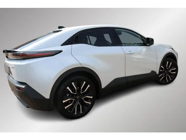 Toyota C-HR+ First Edition 77 kWh Elektrische laadklep, Apple android auto, stoel en stuurverwarming...
