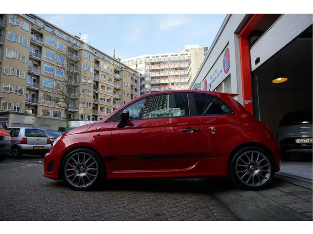 Fiat 500 1.4 T-Jet Abarth 595 Competizione BREMBO | CARBON | INTERSCOPE | Schaalstoelen | 4 pijps Sp...