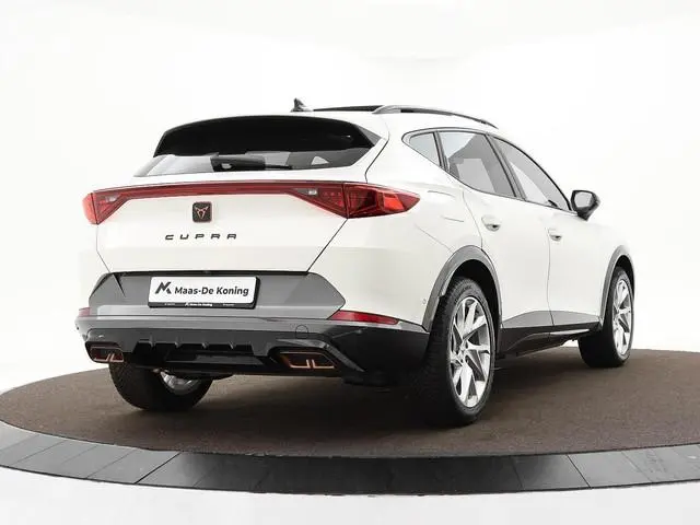 CUPRA Formentor 1.4 TSI 204pk DSG e-Hybrid Essential · Panoramadak · 360 Camera · Stoel-& Stuurverwa...