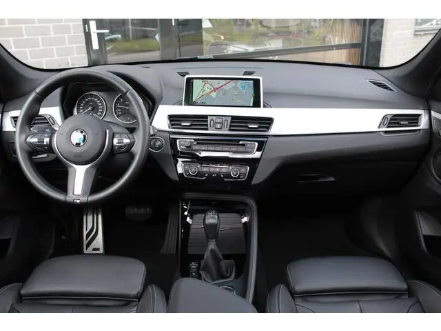 BMW X1 sDrive20i Centennial High Executive / M sport / Panoramadak / N.A.P.
