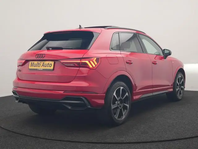 Audi Q3 45 TFSI e 2x S Line PHEV 245pk Dealer O.H. | Trekhaak Af Fabriek | Panodak | Adaptive Cruise...
