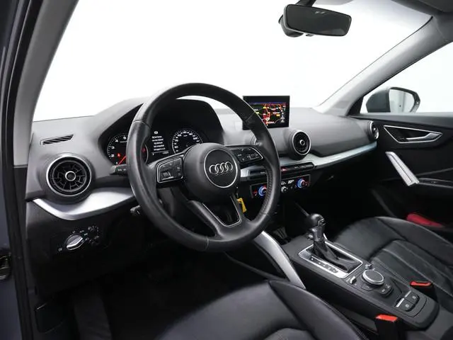 Audi Q2 1.4 TFSI 150 pk S-tronic CoD Ambition | Leder | Stoelverwarming | Navigatie