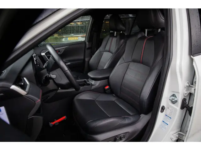 Toyota RAV4 2.5 Plug-in Hybrid AWD Bi-Tone Plus , JBL-soundsysteem, Stuurverwarming, Stoelverkoeling/verwarming, 360-camera