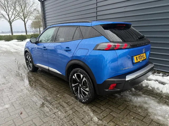 Peugeot e-2008 EV Allure Pack 50 kWh Navi,stoelverw,Camera