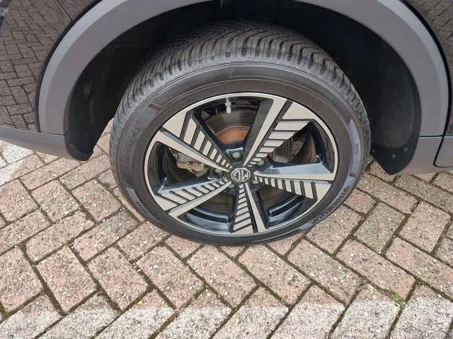 MG ZS EV