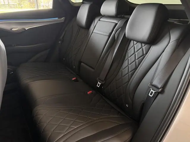 BYD SEALION