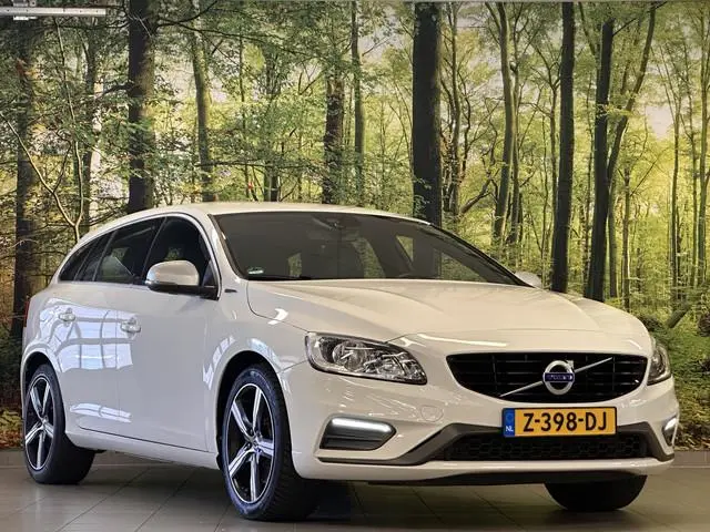 Volvo V60 2.4 D6 Twin Engine Special Edition | Dealer Onderhouden | Cruise Control | Stoelverwarming...