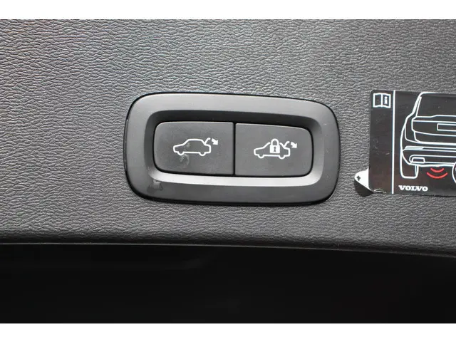Volvo XC40 1.5 T4 211pk Automaat PHEV Recharge Inscription Navigatie Apple Carplay/Android Auto Park...
