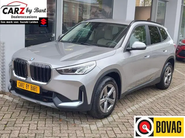 BMW X1 sDRIVE18i AUTOMAAT Leder | Winterpakket | Carplay/Android | Sportstoelen