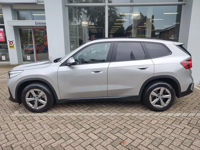 BMW X1 sDRIVE18i AUTOMAAT Leder | Winterpakket | Carplay/Android | Sportstoelen