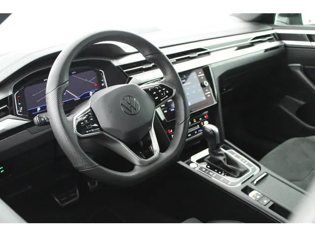 Volkswagen Arteon Shooting Brake 2.0 TSI 190pk DSG R-Line Business+ Keyless Panoramadak DCC Camera S...