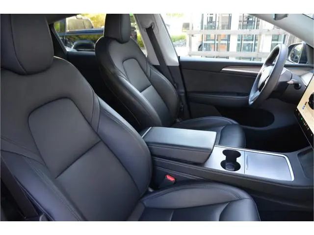 Tesla Model Y Long Range AWD 75 kWh Trekhaak (1.600kg), AutoPilot3.0 Ryzen