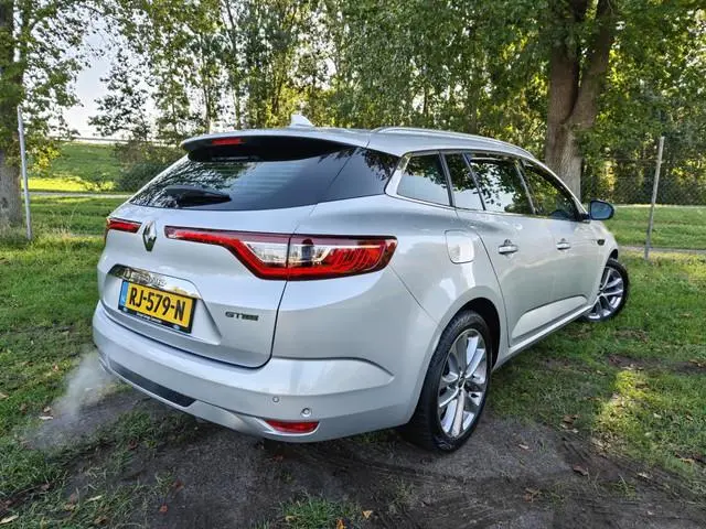 Renault Mégane Estate 1.2 TCe GT-Line AUTOMAAT | CAMERA | NAVI | STOEL VW |  BLIND SPOT | CLIMA |