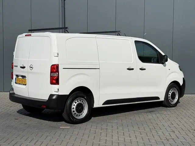 Opel Vivaro 2.0 CDTI 123 PK EDITION / L2H1 / AIRCO / CRUISE / INRICHTING / NAVI / CARPLAY / 3-ZITS /...