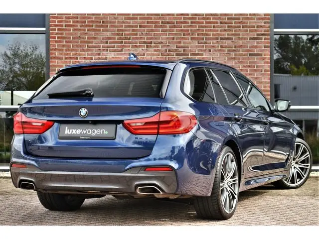 BMW 5-serie Touring 530i xDrive 252pk M-Sport Pano Nightv ACC HUD 20inch 360