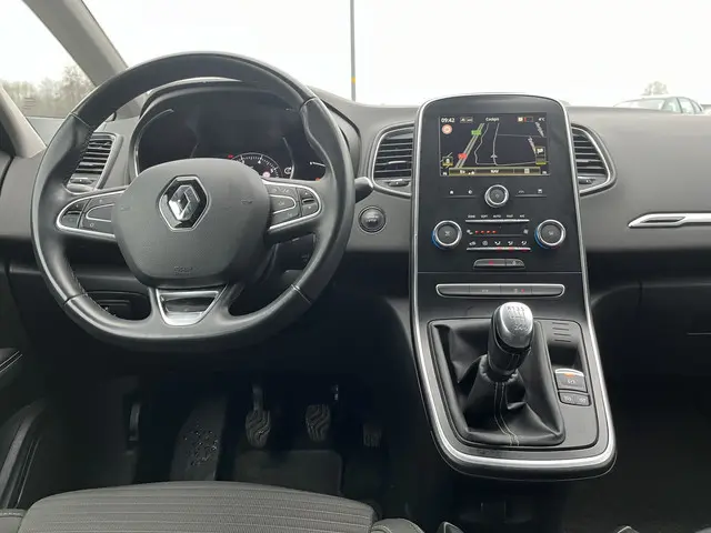 Renault Grand Scénic 1.3 TCe Business 7-Persoons / Trekhaak / Apple Carplay - Android Auto / Climate...