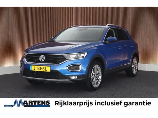 Volkswagen T-Roc 1.5 TSI 150pk DSG Sport Trekhaak Stoelverwarming Camera Keyless Stoelverwarming Nav...