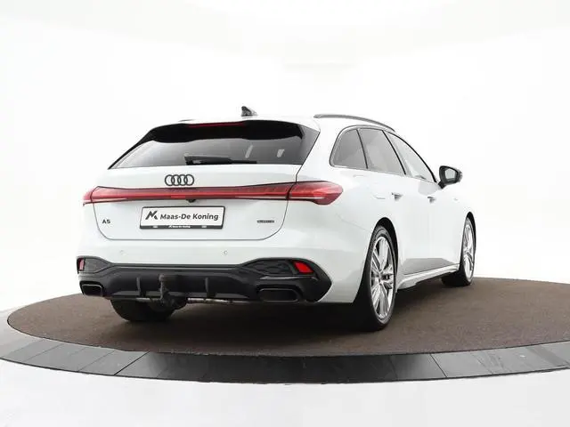 Audi A5 Avant 2.0 367pk S-tronic e-hybrid quattro S edition · 360 Camera · Wegklapbare Trekhaak · Ba...