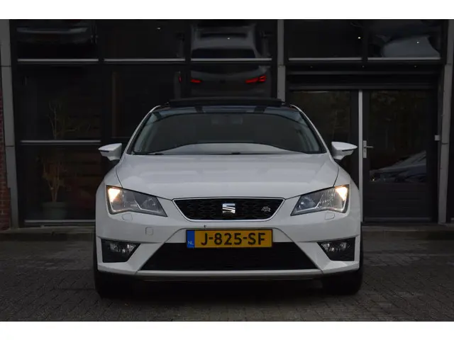 SEAT Leon 1.4 TSI FR Business Pano Sfeer Nw Distributie 12m Garantie