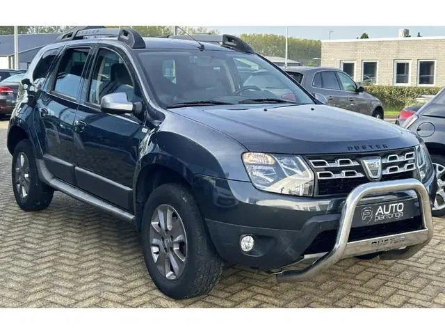 Dacia Duster 1.2 TCe 4x2 Lauréate 125PK | Bullbar | NL AUTO | 2e Eigenaar | Airco | Navigatie | Crui...