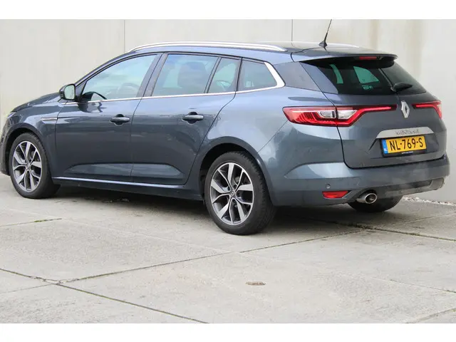 Renault Mégane Estate 1.2 TCe Bose AUTOMAAT / CAMERA / OPEN DAK / NIEUWE APK