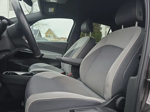 Volkswagen ID.3 First Plus 58 kWh |SOH 92 %|CAMERA|STOEL+STUURVERWARMING|WARMTEPOMP| 4474 