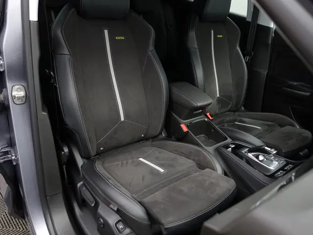 Opel Grandland 1.6 Turbo Plug-In Hybrid 4x4 GSe- Two Tone, Carplay, Android Auto, 360 Camera, Standk...