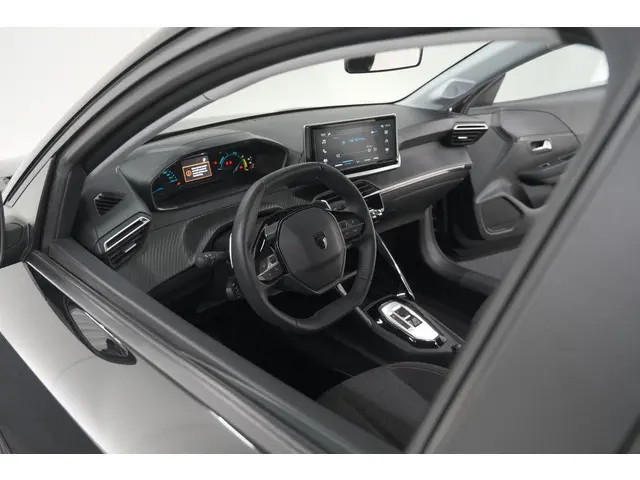 Peugeot 208 Hybrid 110 e-DCS6 Style | Parkeersensoren | Apple Carplay | Cruise Control | Airco